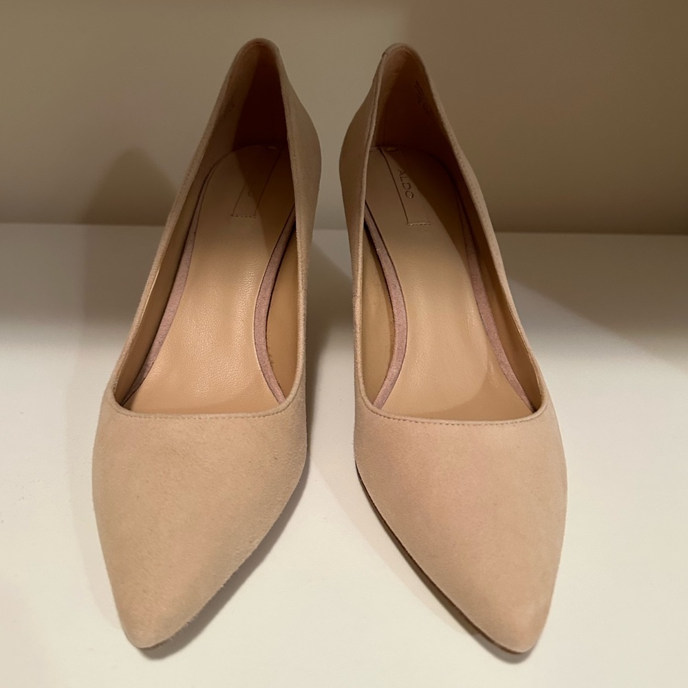 Aldo Suede Mid Heels - Picture 2 of 7